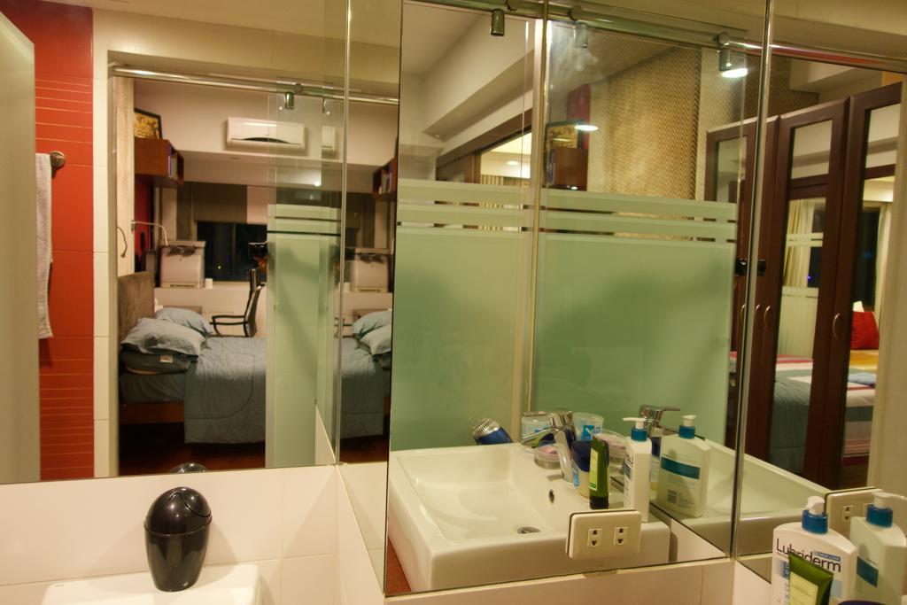 Luxury Condo At Forbeswood Parklane The Fort Bgc Makati City Room photo
