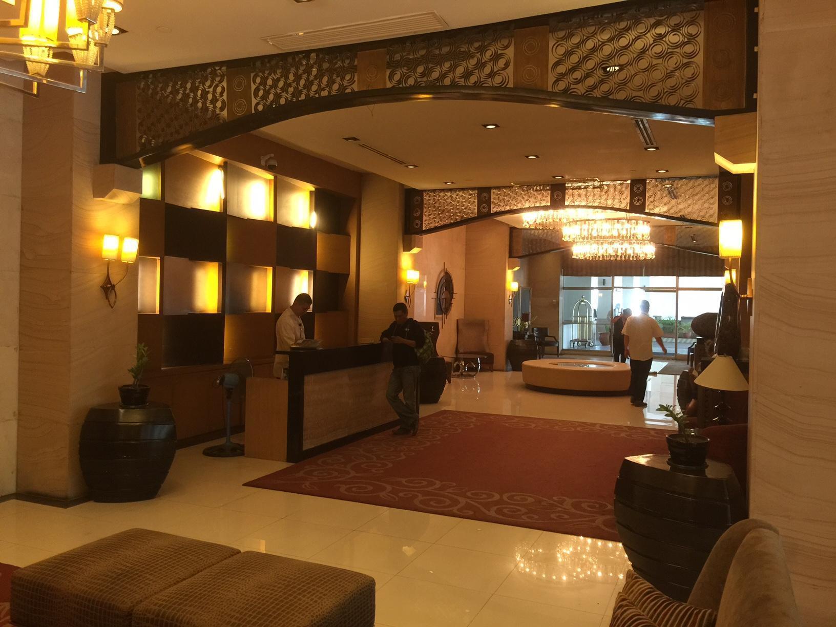 Luxury Condo At Forbeswood Parklane The Fort Bgc Makati City Exterior photo