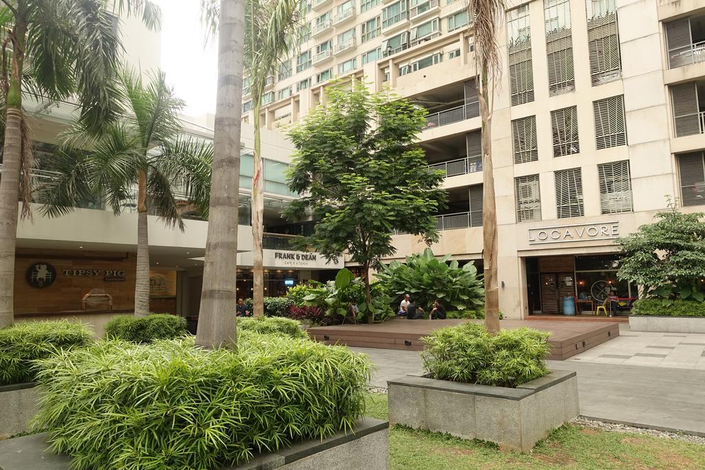 Luxury Condo At Forbeswood Parklane The Fort Bgc Makati City Exterior photo