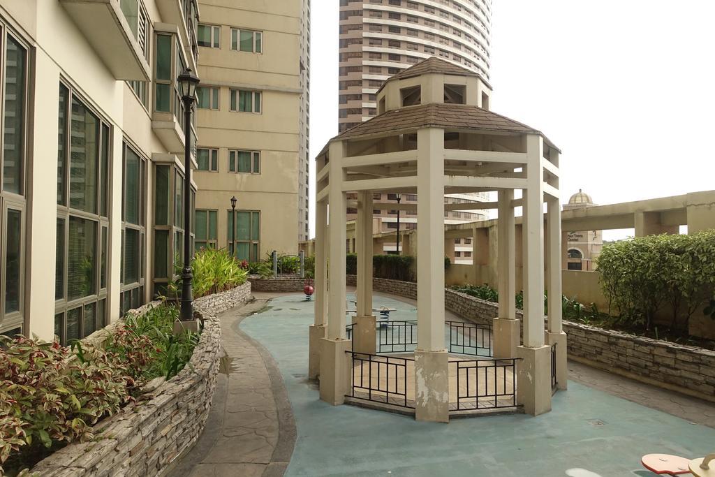 Luxury Condo At Forbeswood Parklane The Fort Bgc Makati City Exterior photo