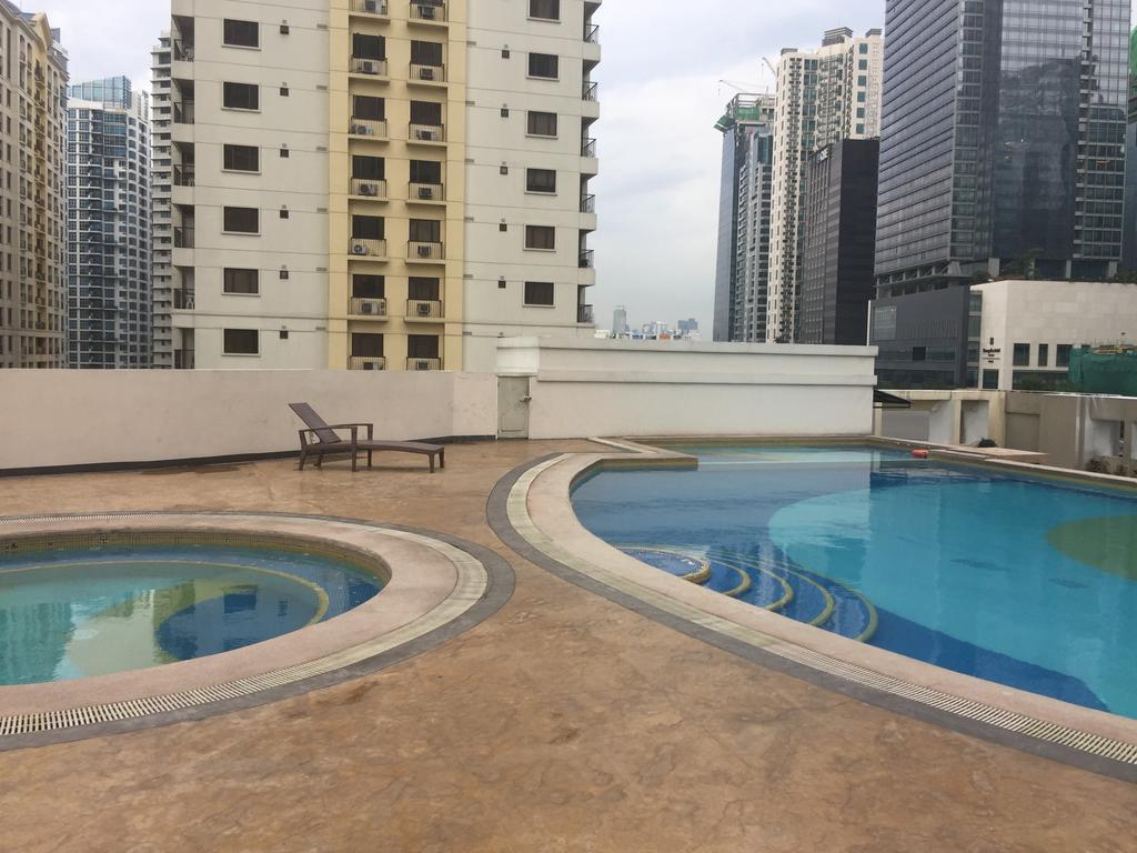 Luxury Condo At Forbeswood Parklane The Fort Bgc Makati City Exterior photo